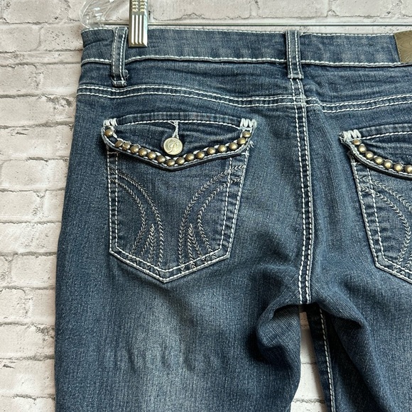 Rue 21 Premium Women's Size 3/4 Denim Jeans Studded Button Pockets Embroidered - Picture 6 of 10
